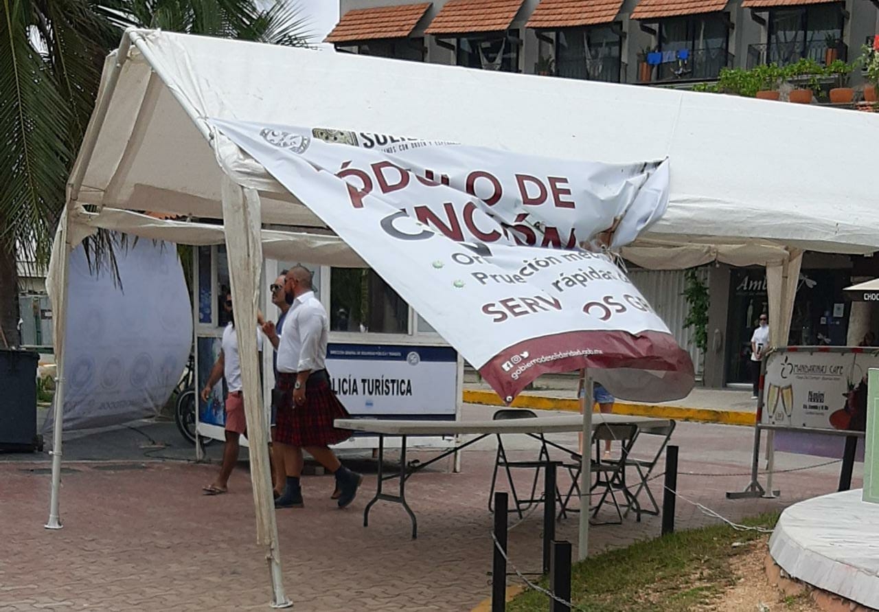 Filtros sanitarios en Playa del Carmen, sin personal para atención