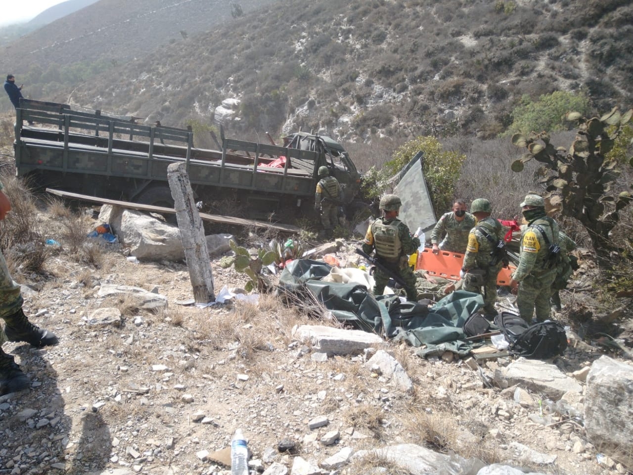 Dos militares mueren tras accidente en Puebla: VIDEO