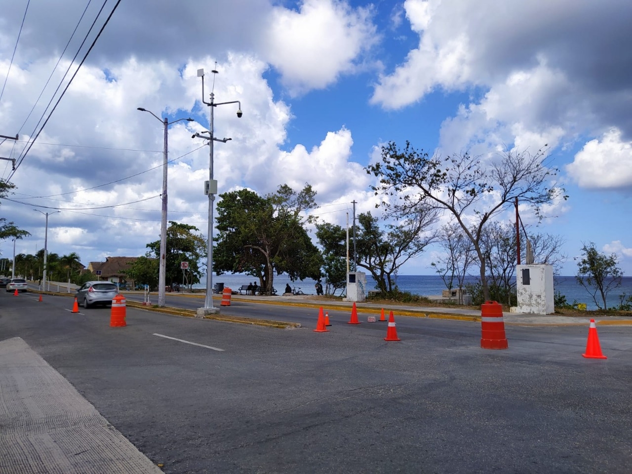 Socavón provoca cierre de carretera de la zona hotelera sur en Cozumel