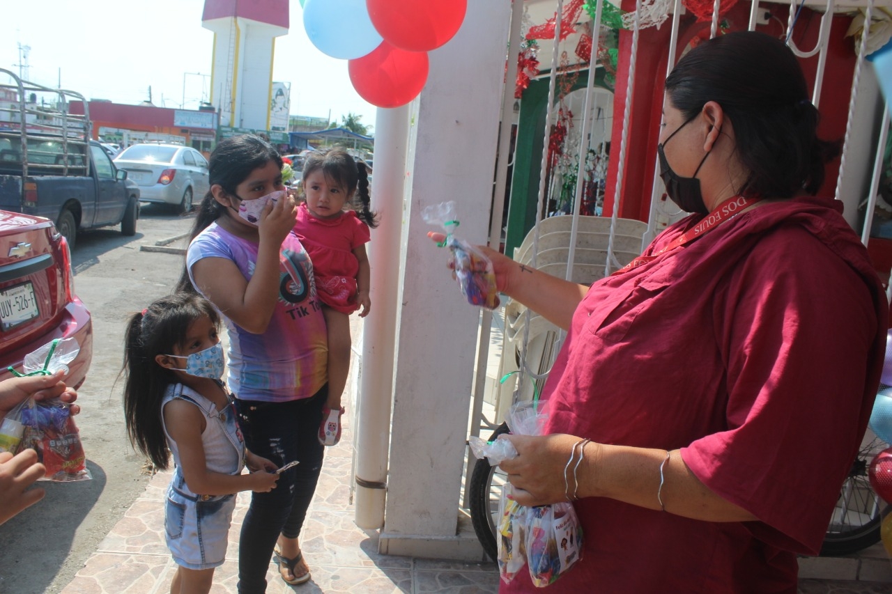 Locatarios del mercado Lázaro Cárdenas celebran el 'Día del Niño' en Chetumal