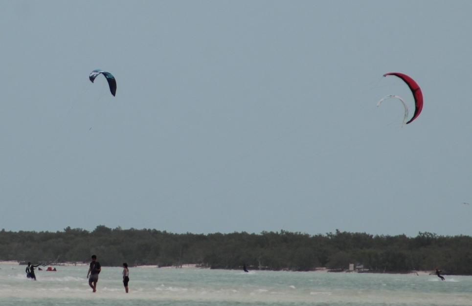 Holbox se posiciona como el paraíso para practicar kitesurf