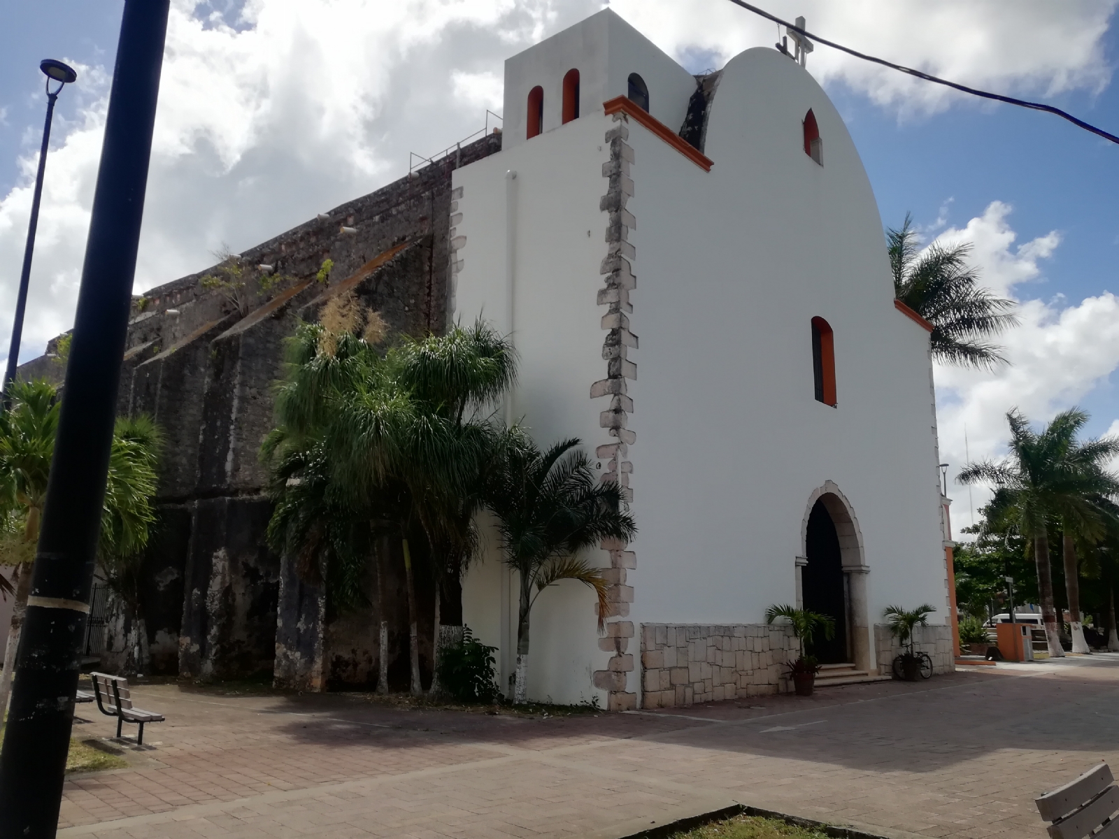 La Parroquia de la Santa Cruz en Felipe Carrillo es conocida por ser el santuario de la Cruz Parlante