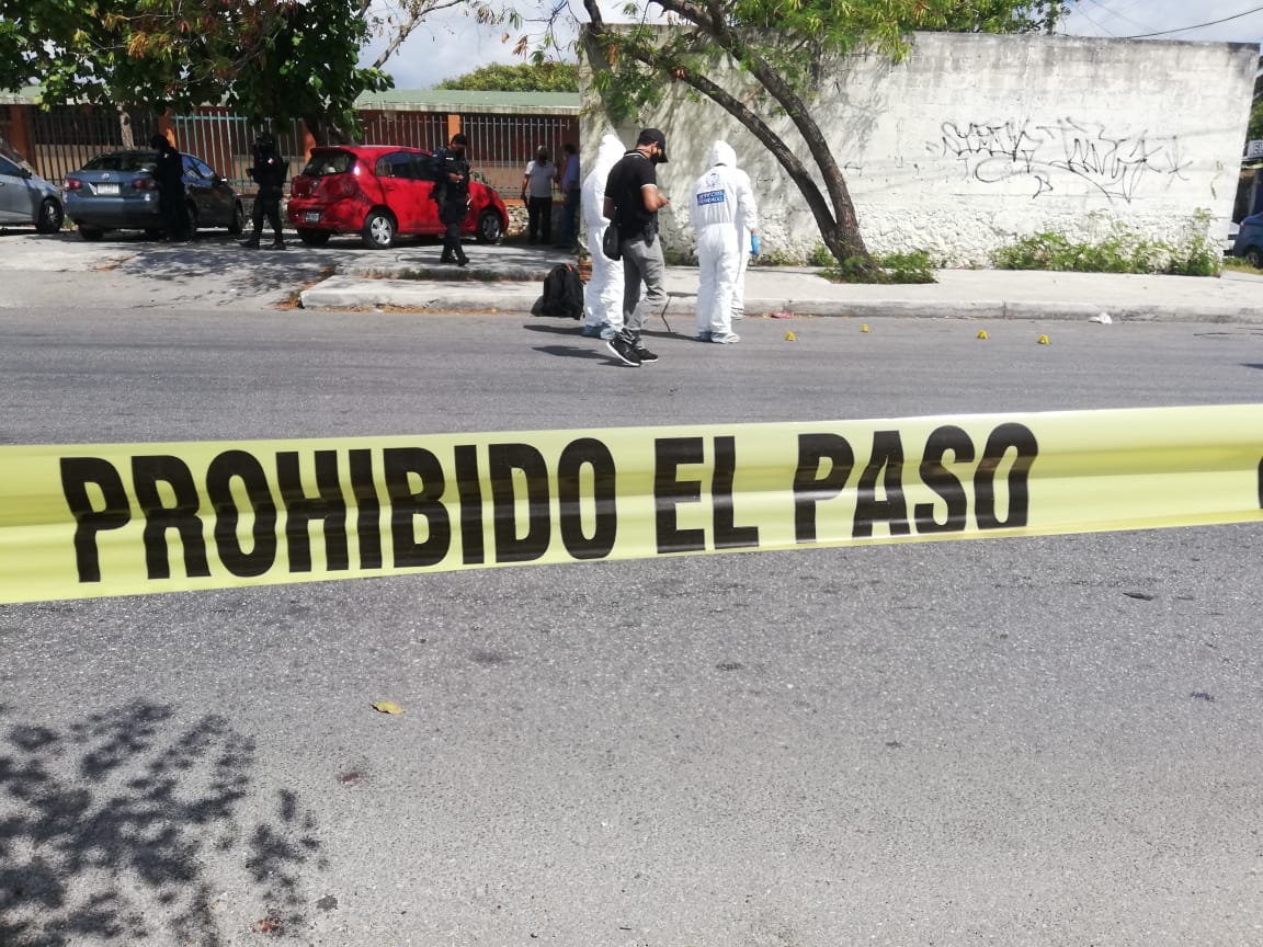 Atacan a balazos a pasajero de un taxi en la Región 232 en Cancún: VIDEO