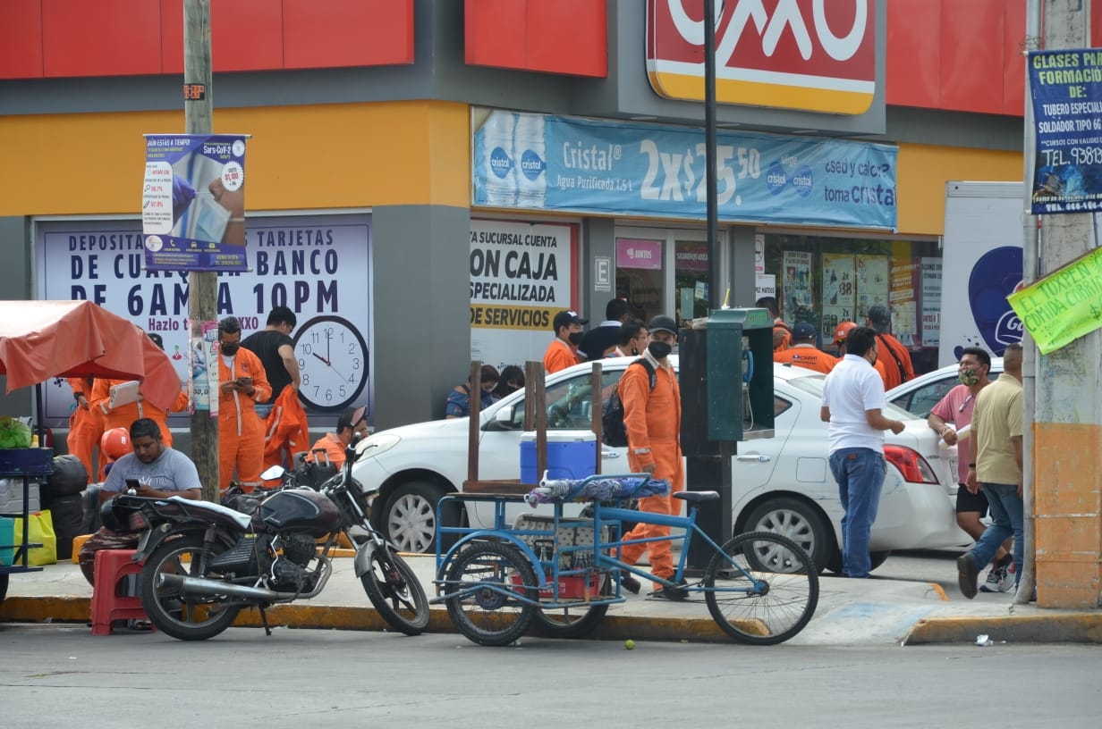 Pemex sin liquidez, acusan falta de pagos en servicios y compras en Ciudad del Carmen