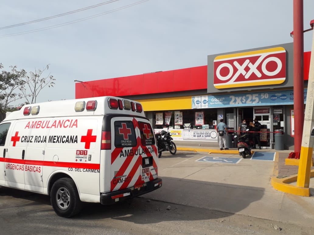 Un hombre alsaltó una tienda Oxxo en Ciudad del Carmen