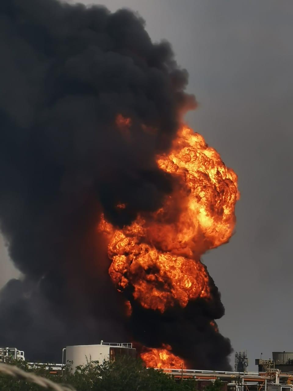 Se registra explosión en base aérea en Afganistán; hay muertos y heridos