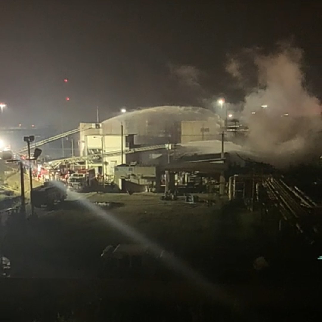 Pemex sofoca incendio en refinería de Veracruz