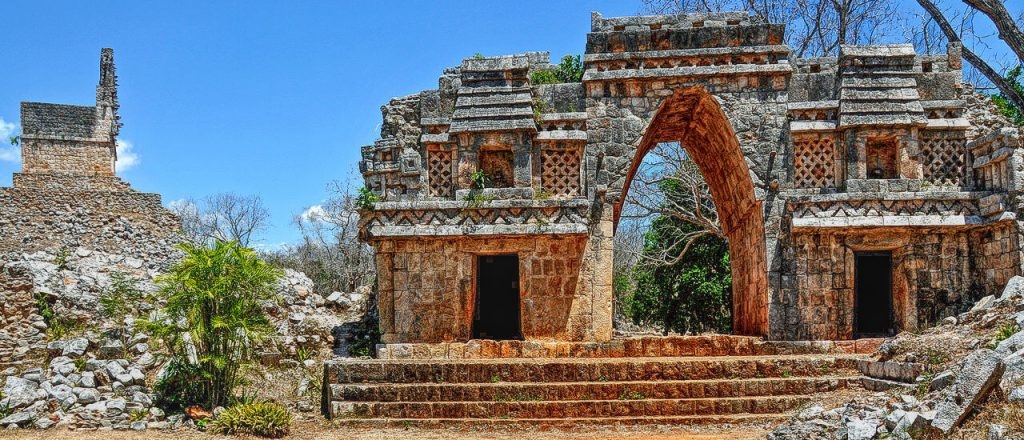 Estilo arquitectónico Puuc y porqué debes visitar los sitios ceremoniales de la Ruta Puuc