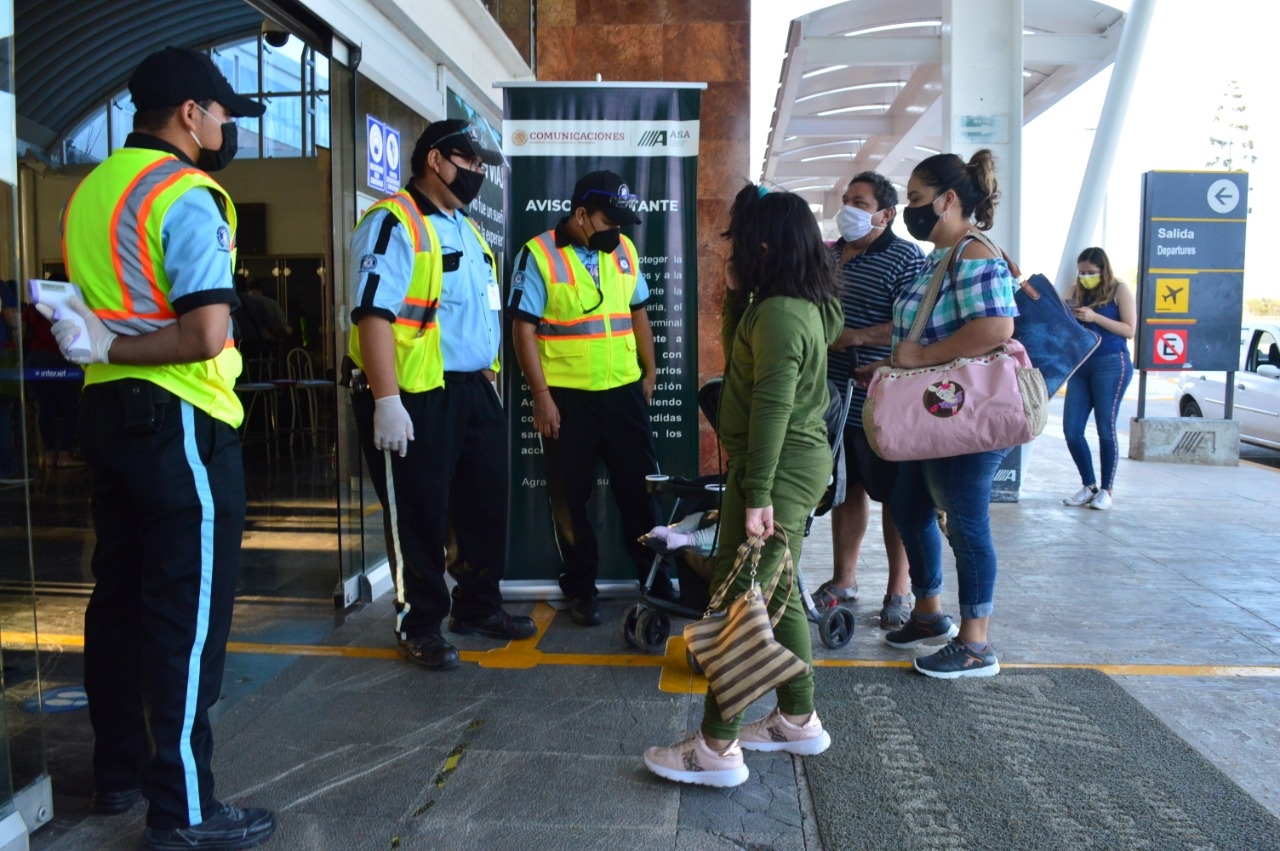 Aeroméxico igual reportó caídas más holgadas, pasando de promedios de 60 a 80 asientos ocupados