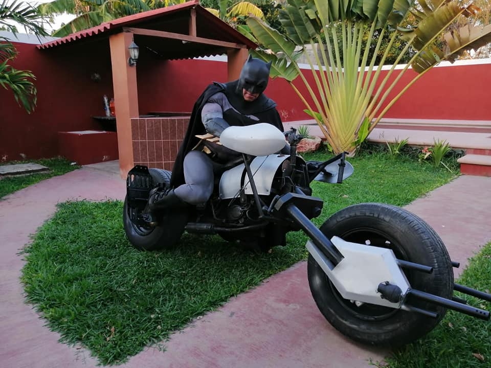 Batman visita Motul en su Batblade​es: FOTOS