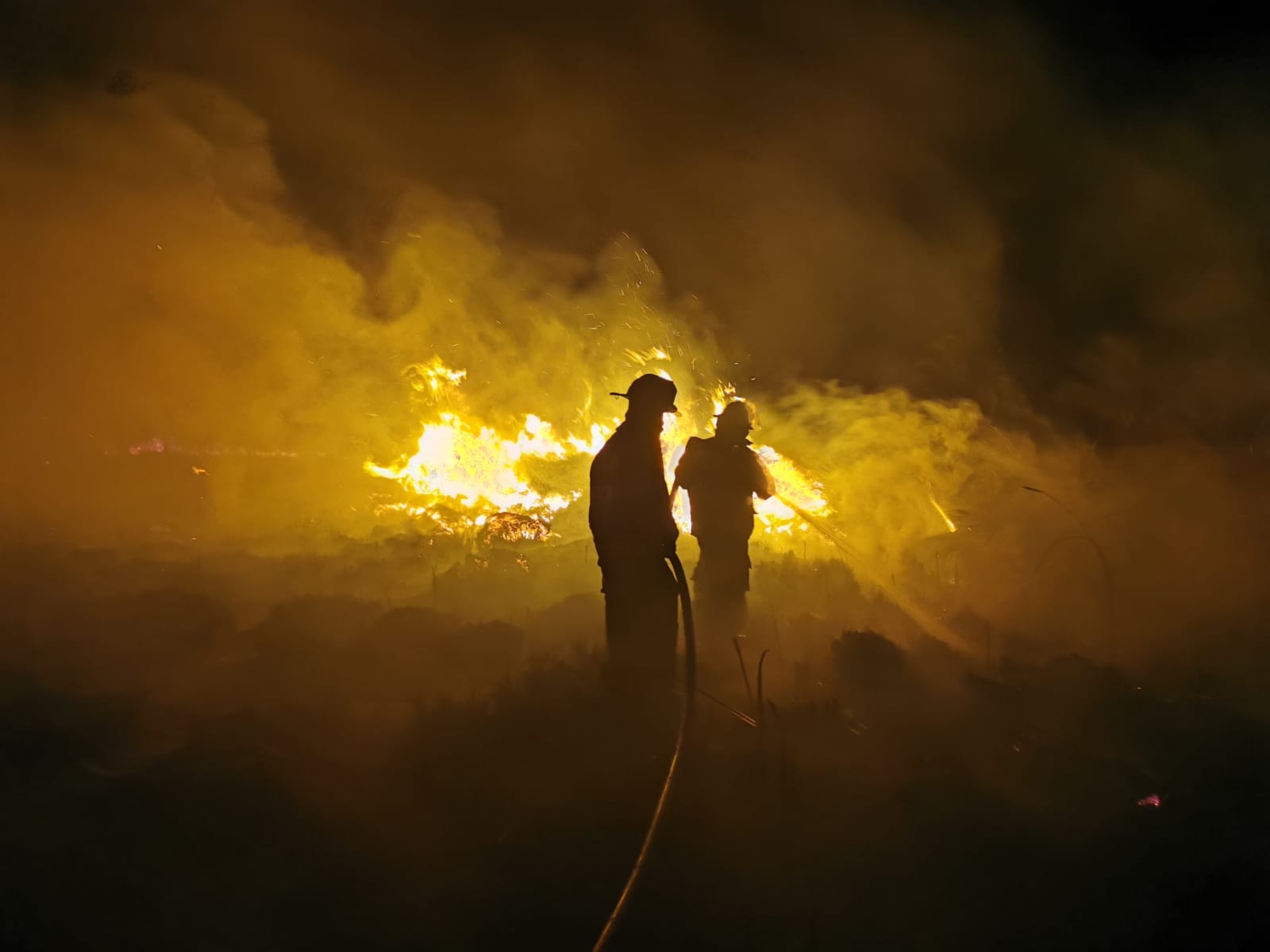 Continúan incendios forestales por efecto lupa en Ciudad del Carmen