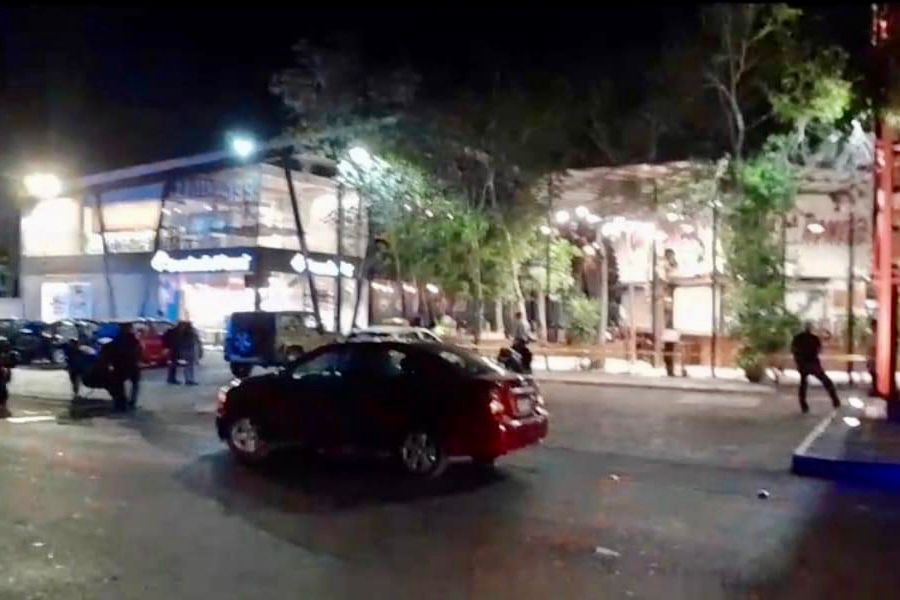 Balacera en una plaza comercial deja una lesionada en Playa del Carmen