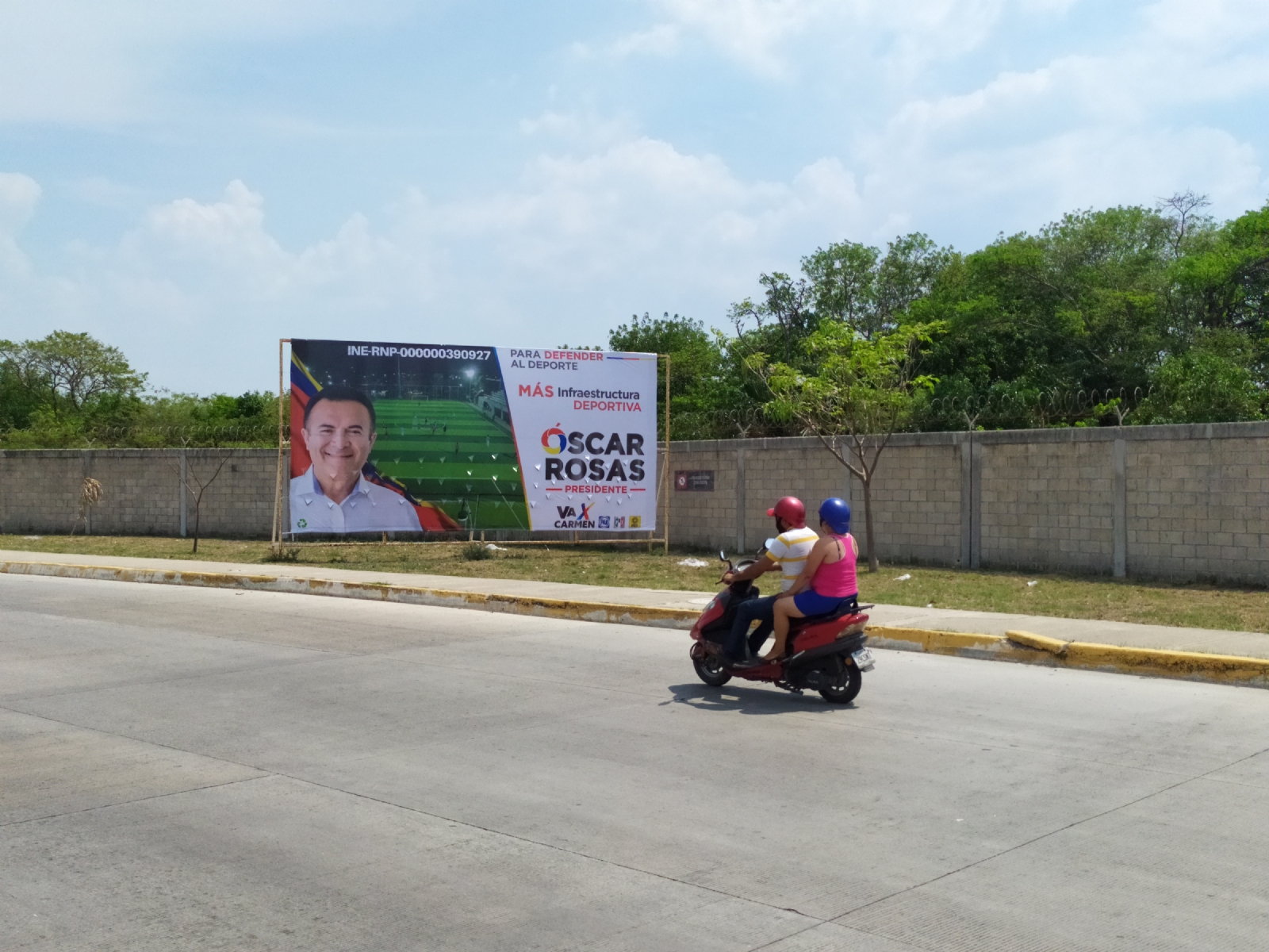 Óscar Rosas acapara espacios para promover su imagen en Ciudad del Carmen