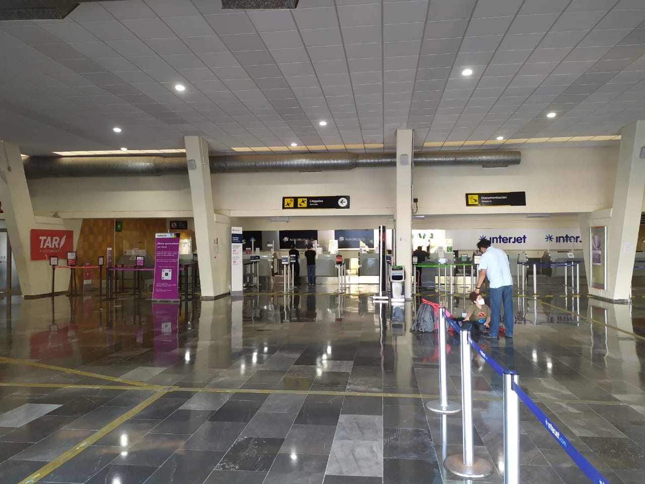 Aeropuerto de Ciudad del Carmen incumple medidas contra el COVID-19, denuncian