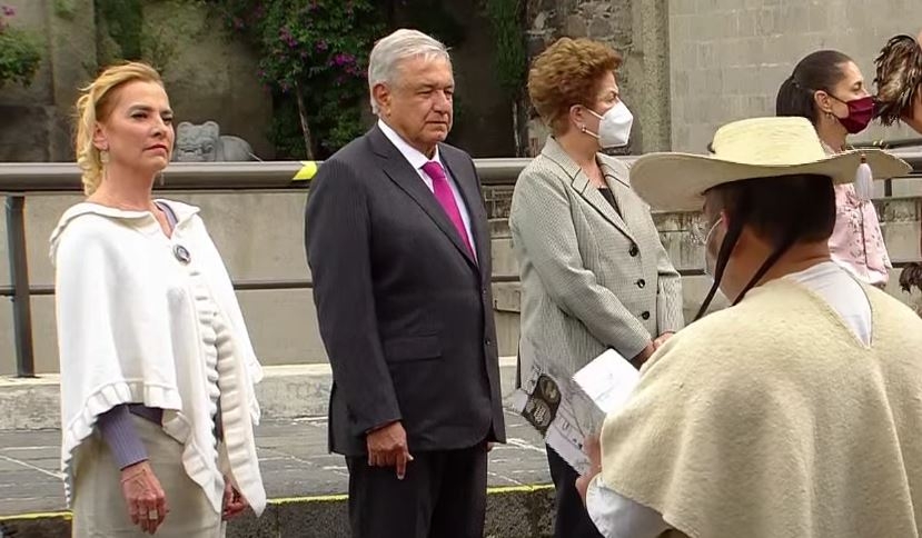 AMLO durante la ceremonia