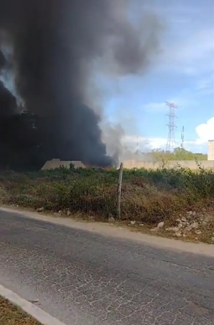 Columna de humo 'asusta' a los habitantes de Playa del Carmen