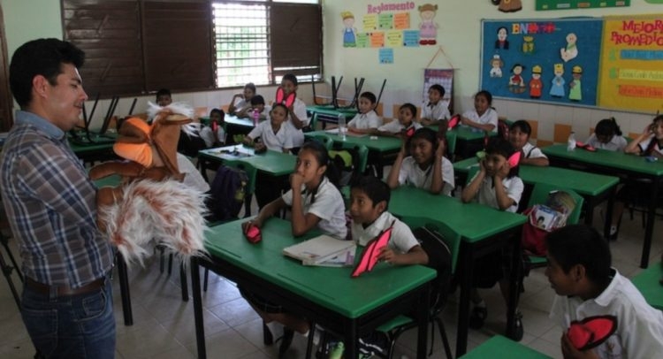 Maestros de escuelas indígenas en Yucatán, con el salario más bajo