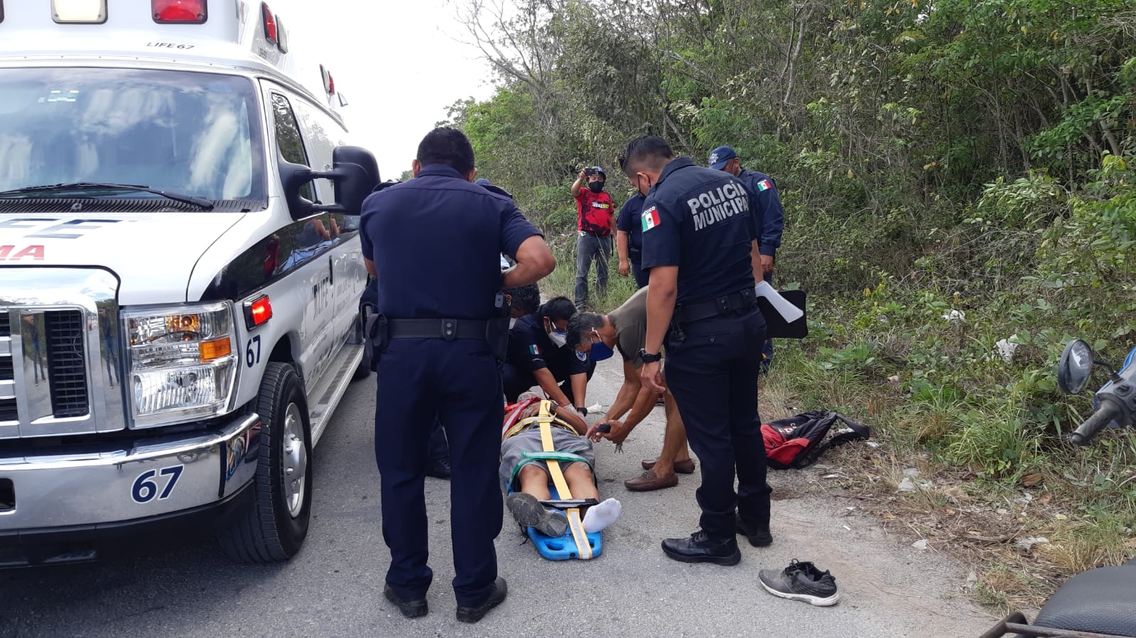 Motociclista en estado de ebriedad se lesiona luego de derrapar en Cozumel