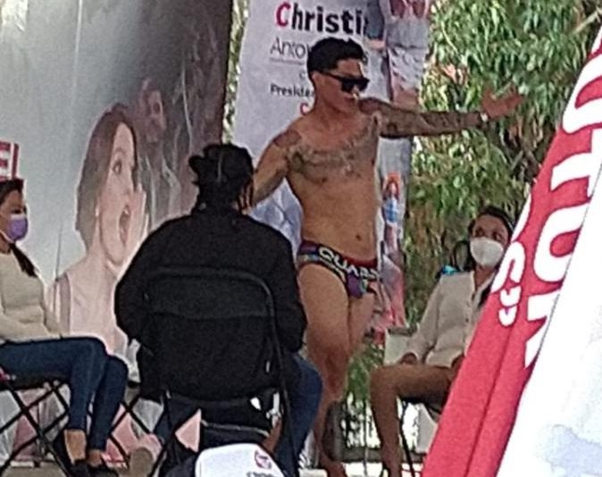 Candidato de RSP celebra Día de las Madres con show de striper en Edomex