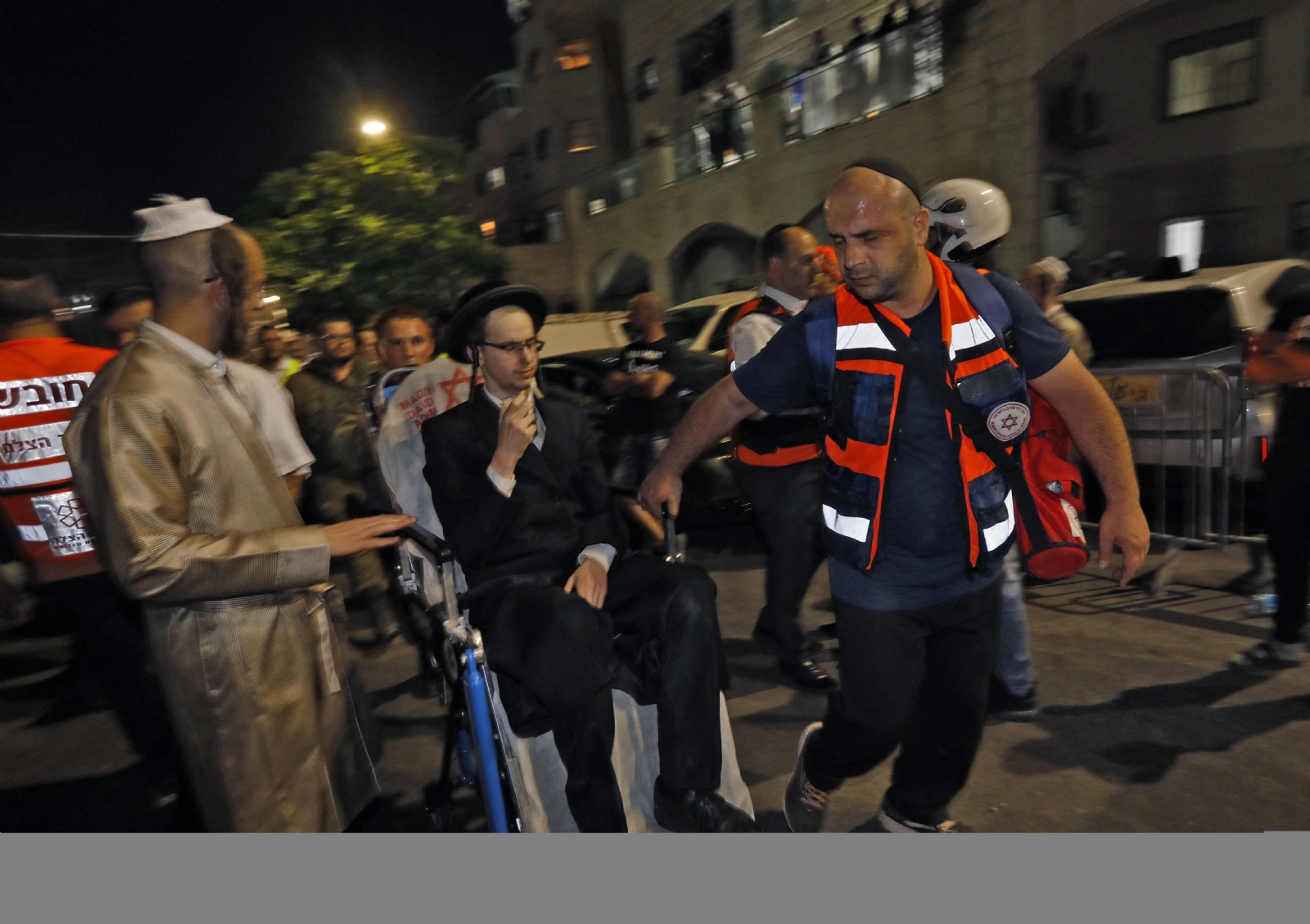 Colapso en gradas de una sinagoga en Jerusalén deja al menos 60 heridos y dos muertos