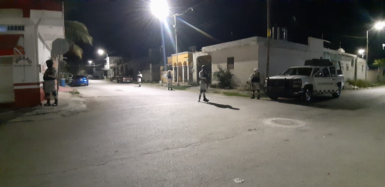 Aseguran a tres personas con armas y droga en Cozumel