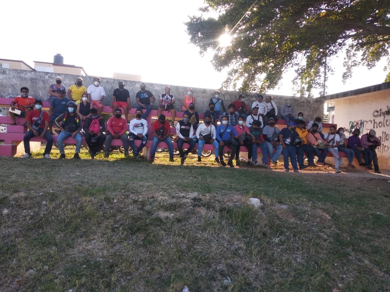 Jugadores de softbol y vecinos  se niegan a la remodelación y creación de un “polideportivo” por parte de SEDATU.