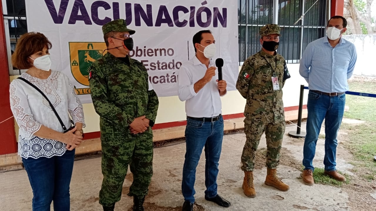 Se aplicaron 12,536 vacunas CanSino a docentes y personal educativo activo, rompiendo un récord