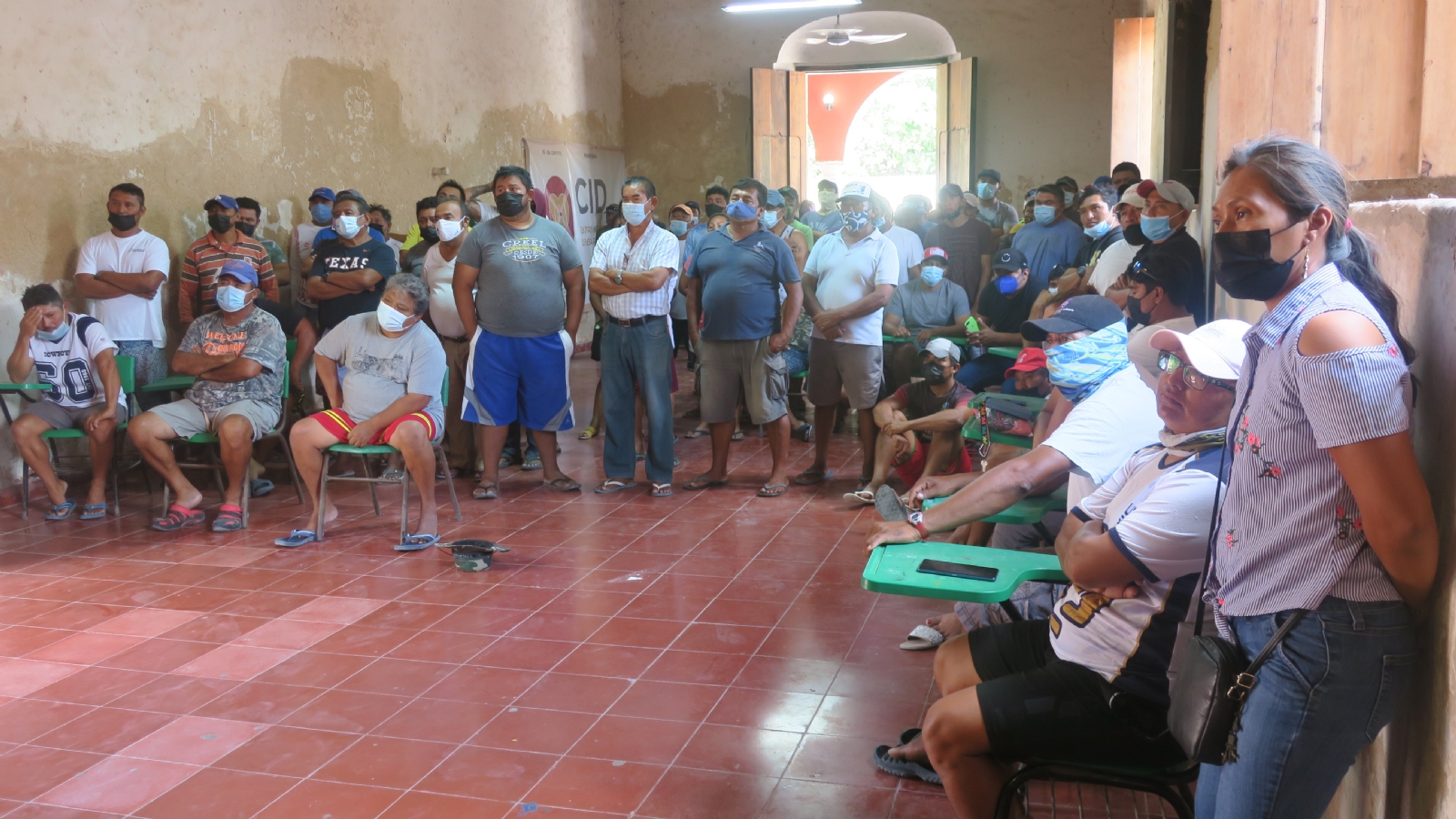 Palapas en la zona de playa del Pueblo Mágico de Sisal causa enfrentamiento