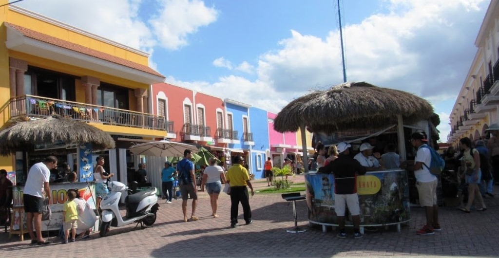 Los que siguen activos adecuaron sus recorridos a los lugares abiertos