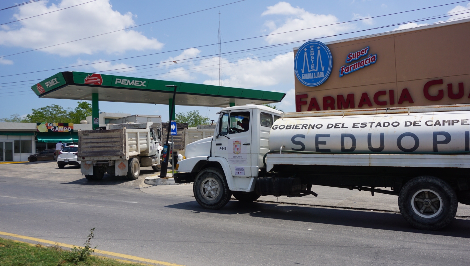 PEMEX vigila donación de gasolina al gobierno de Campeche
