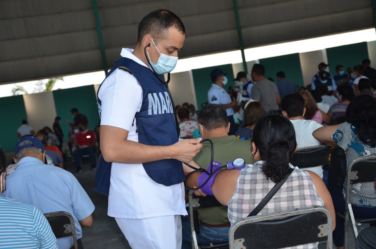 Inicia vacunación de personas de 50 a 59 años y embarazadas en Ciudad del Carmen