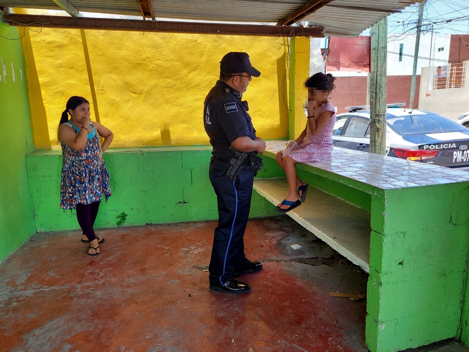 Niña huye de su casa por los regaños de su abuela en Ciudad del Carmen