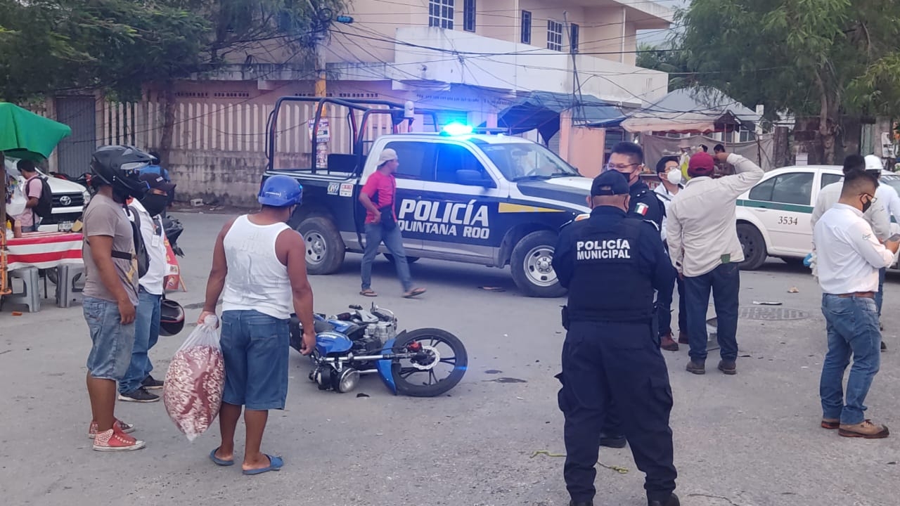 Ambos hombres recibieron los primeros auxilios, antes de ser trasladados a un hospital