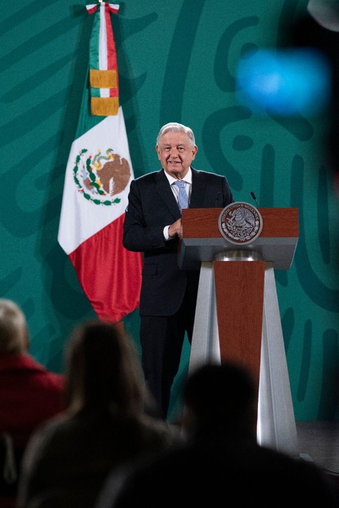 AMLO propondrá a un 'economista serio y responsable' para Banxico