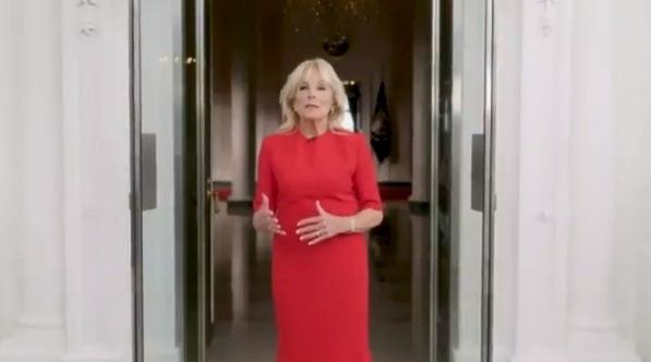 "Bienvenido a Washington, D.C., que desde 1800, ha sido la capital de los Estados Unidos", comentó Jill Biden