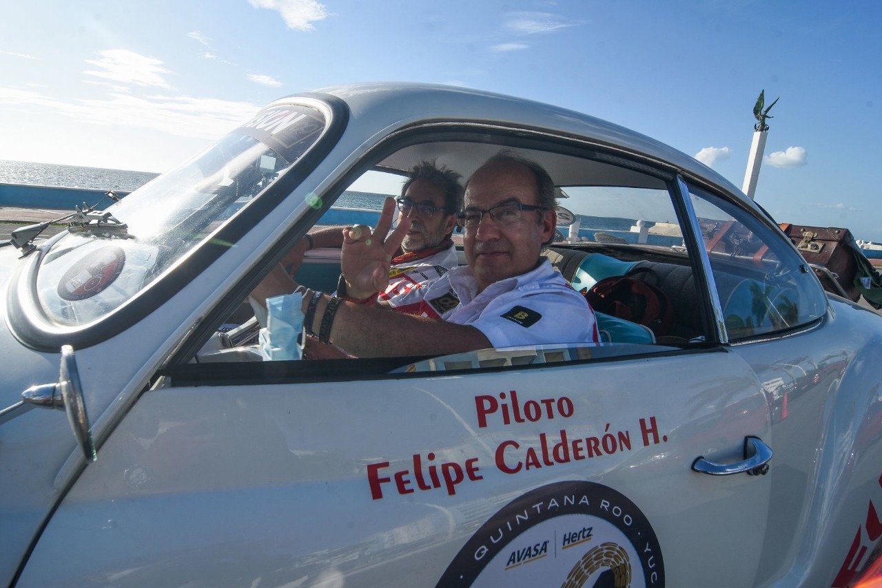 Felipe Calderón fue visto en diferentes puntos de la Península de Yucatán por donde pasó el Rally Maya 2021