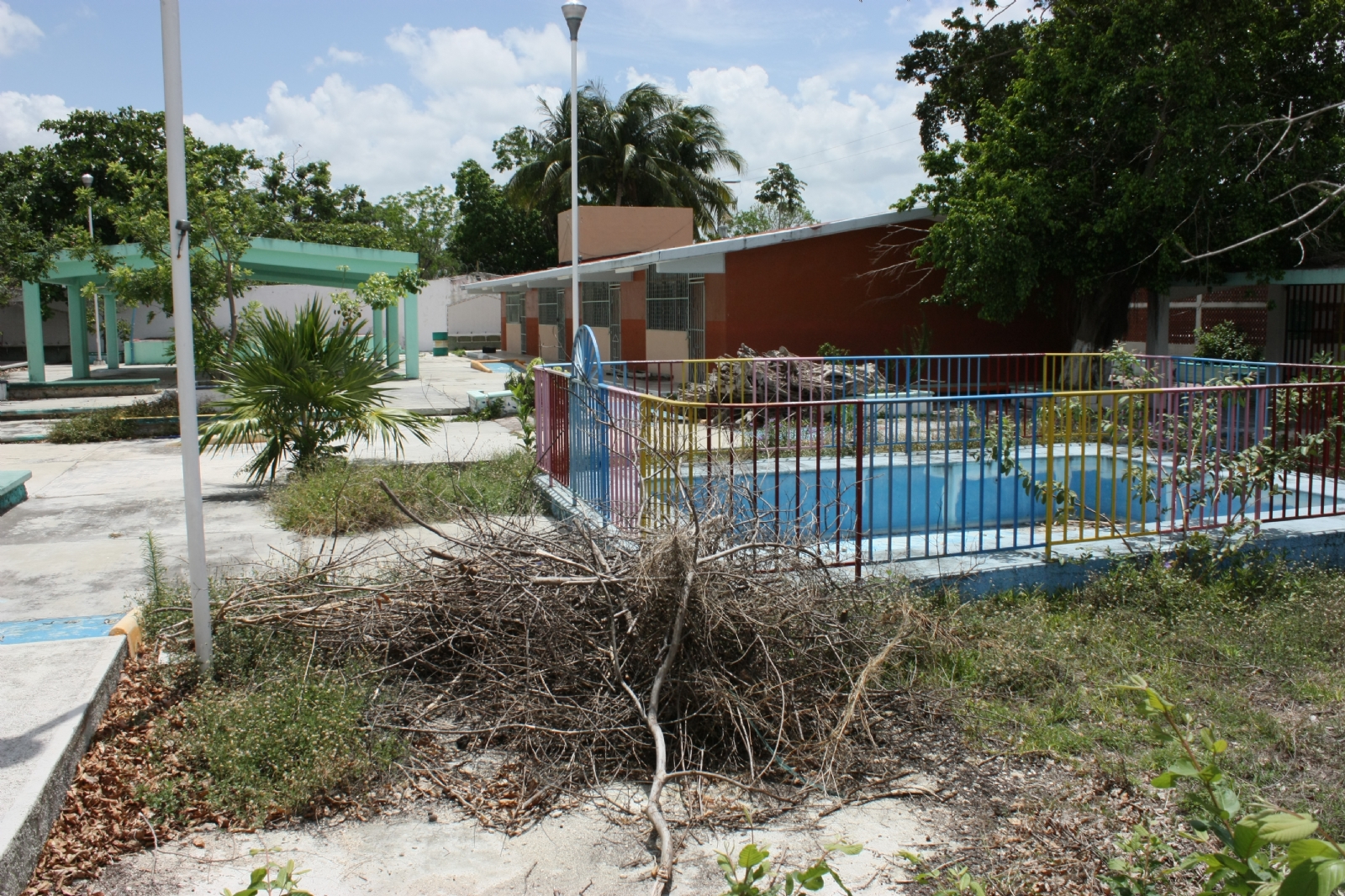 Planean rehabilitar escuelas ante posible regreso a clases presenciales en Quintana Roo