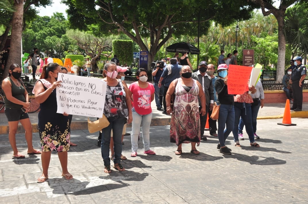 Amenazan a vendedores de Mérida para que voten por Renán Barrera