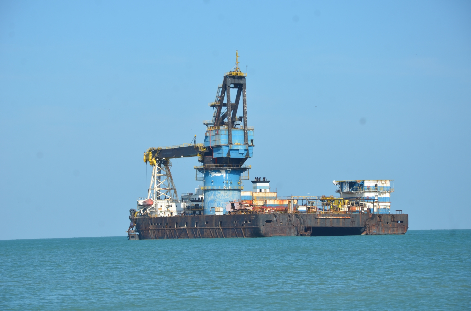 Oceanografía abandona 34 barcos en playas de Ciudad del Carmen y Seybaplaya