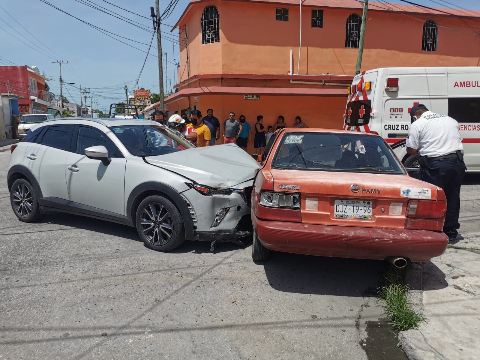 Aparatosa Colisión en Ciudad del Carmen deja lesionados