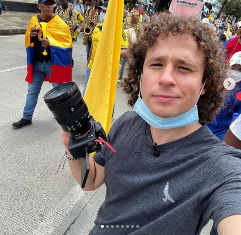 Luisito Comunica participa en protestas en Colombia: VIDEO