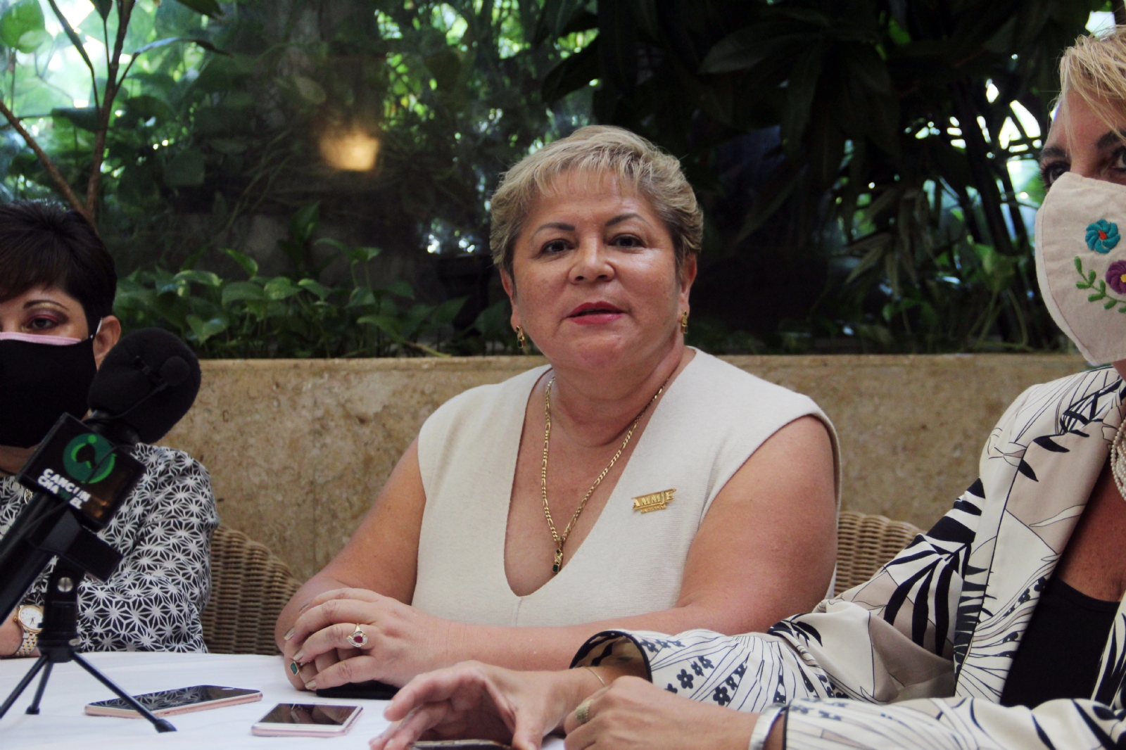 Empresarias de Cancún exigen a Carlos Joaquín mejor control de la seguridad y pandemia