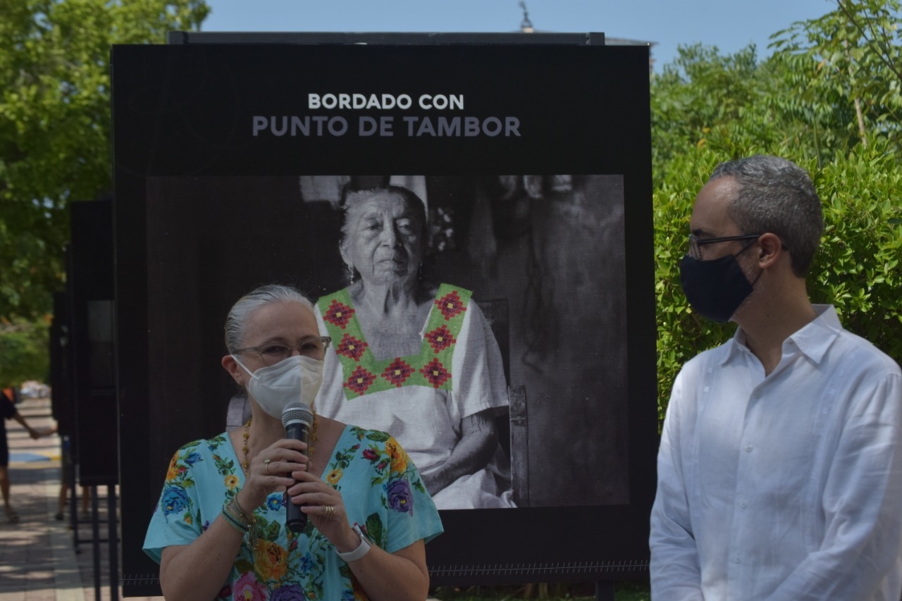 "Hilos y Recuerdos", exposición que plasma el bordado en la Península de Yucatán