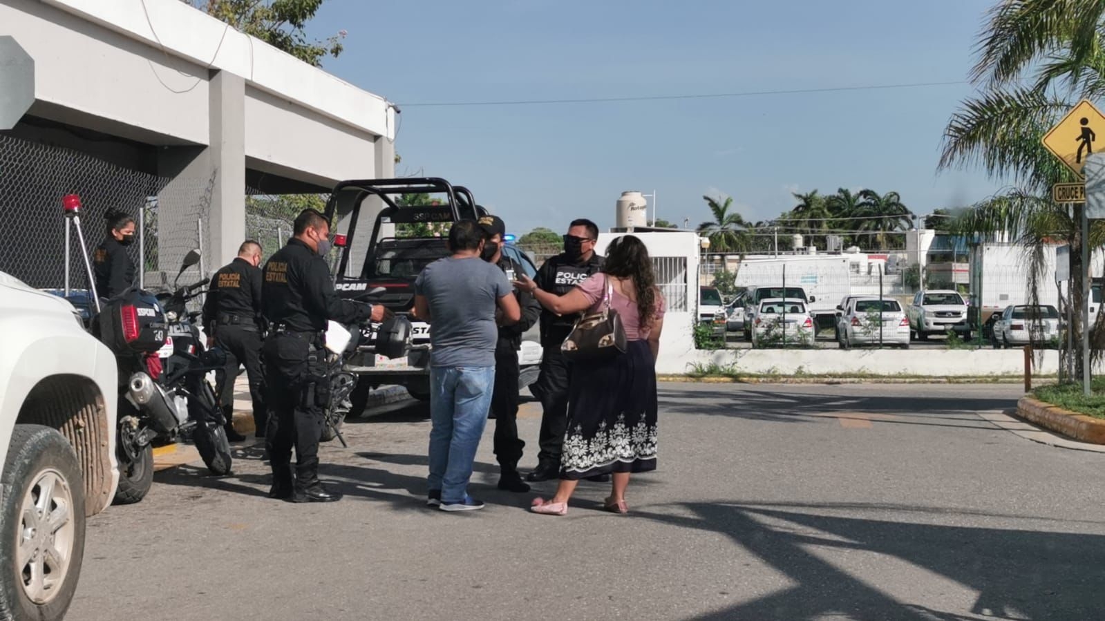 Esposa confronta a su marido en el interior de Walmart de Campeche