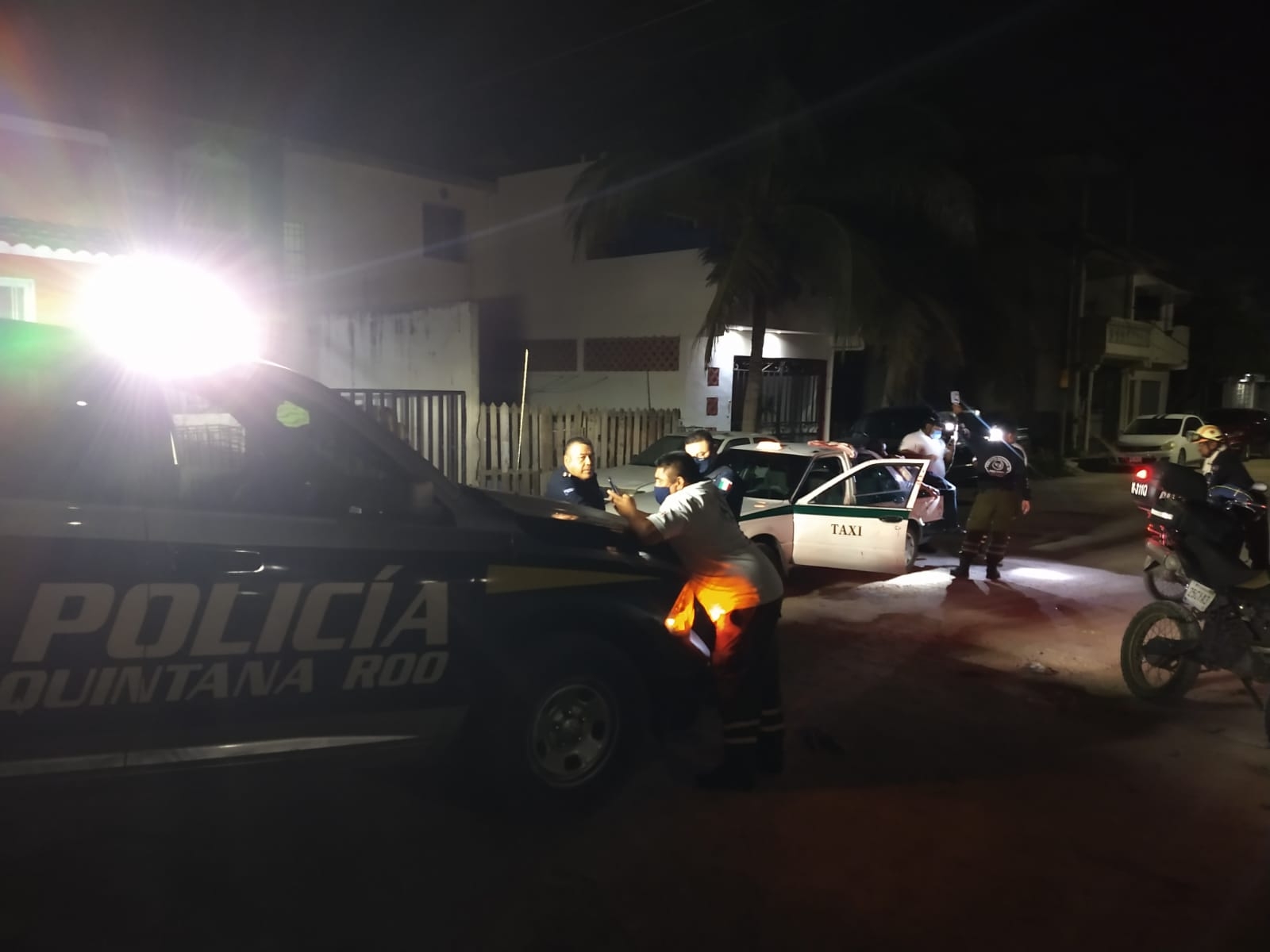 Apuñalan a taxistas en Cancún, lo despojaron de sus pertenencias