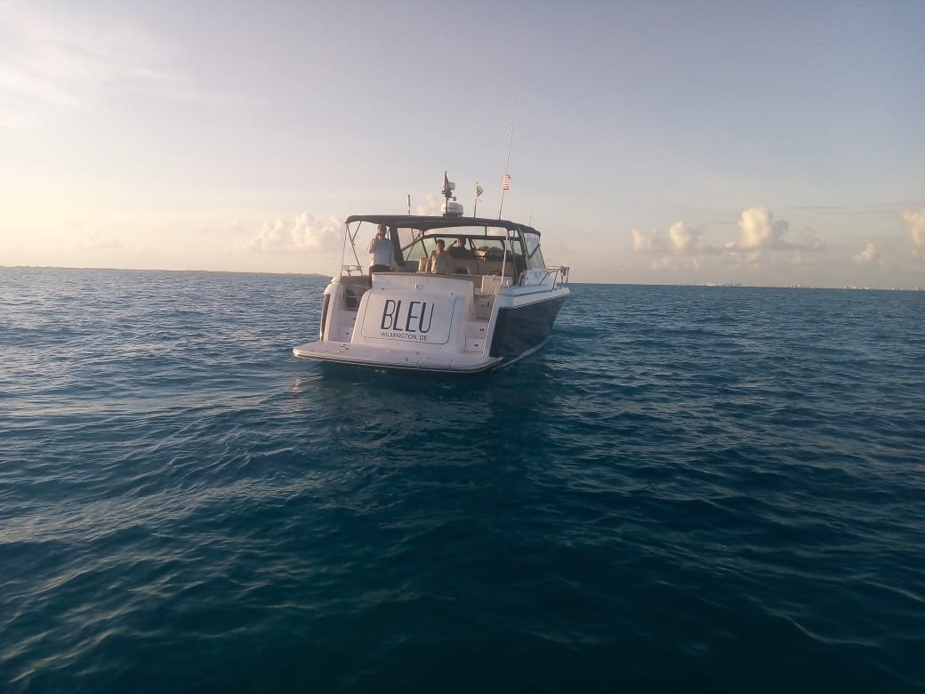 Rescatan Yate al Noreste de Isla Mujeres