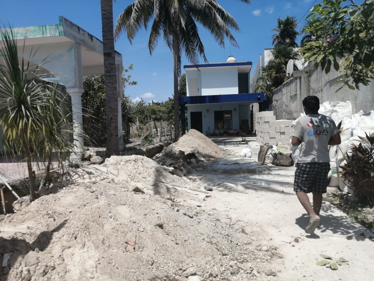 Derrumbe de una casa deja dos albañiles lesionados en Progreso