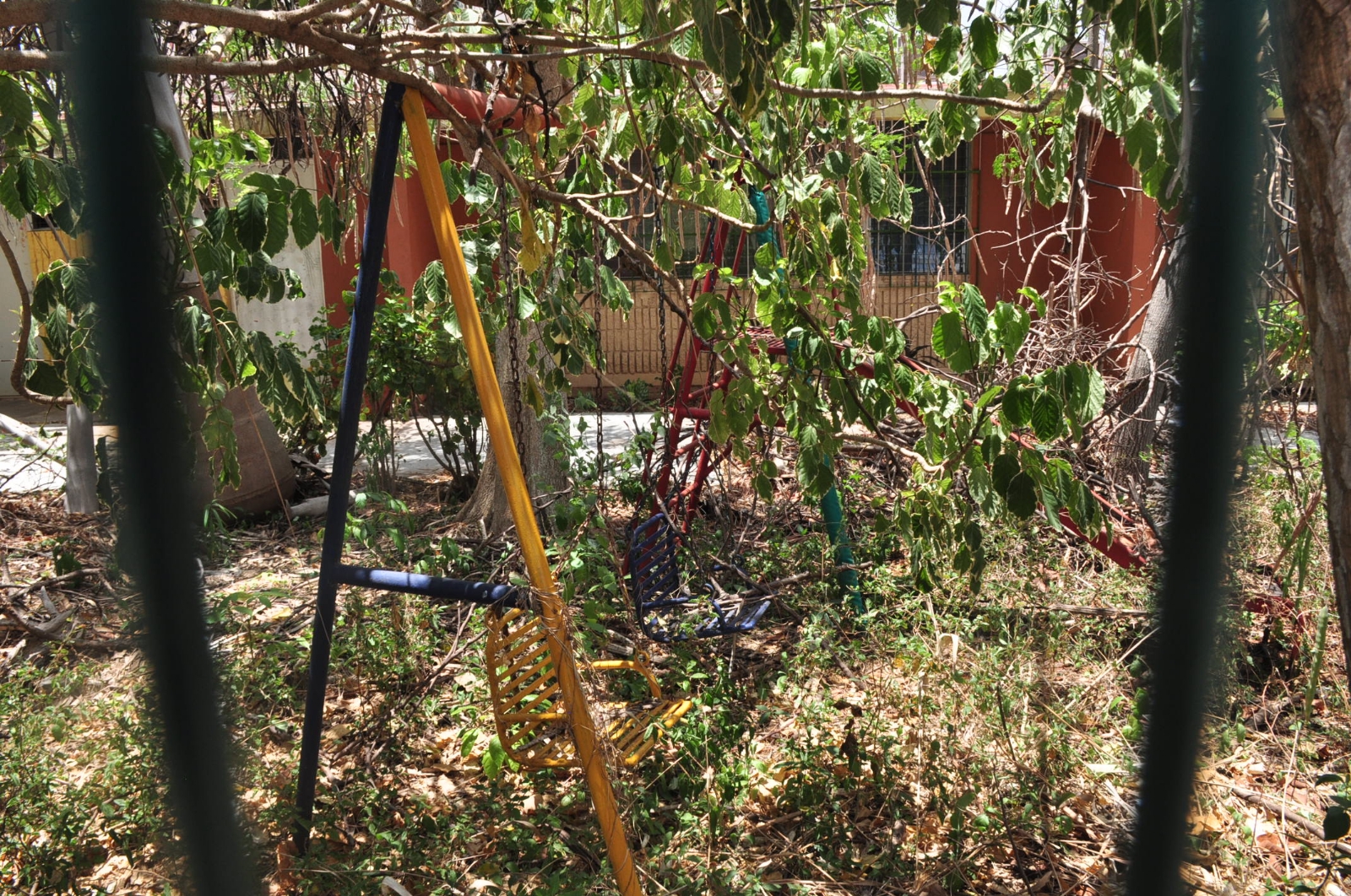 Autoridades abandonan planteles escolares y ya planean el regreso a clases