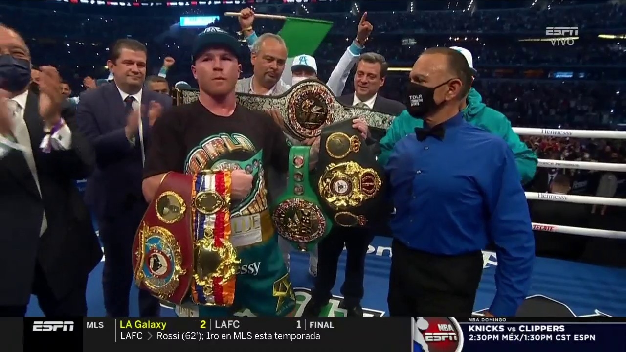 'Canelo' Álvarez vence sin complicaciones a Saunders