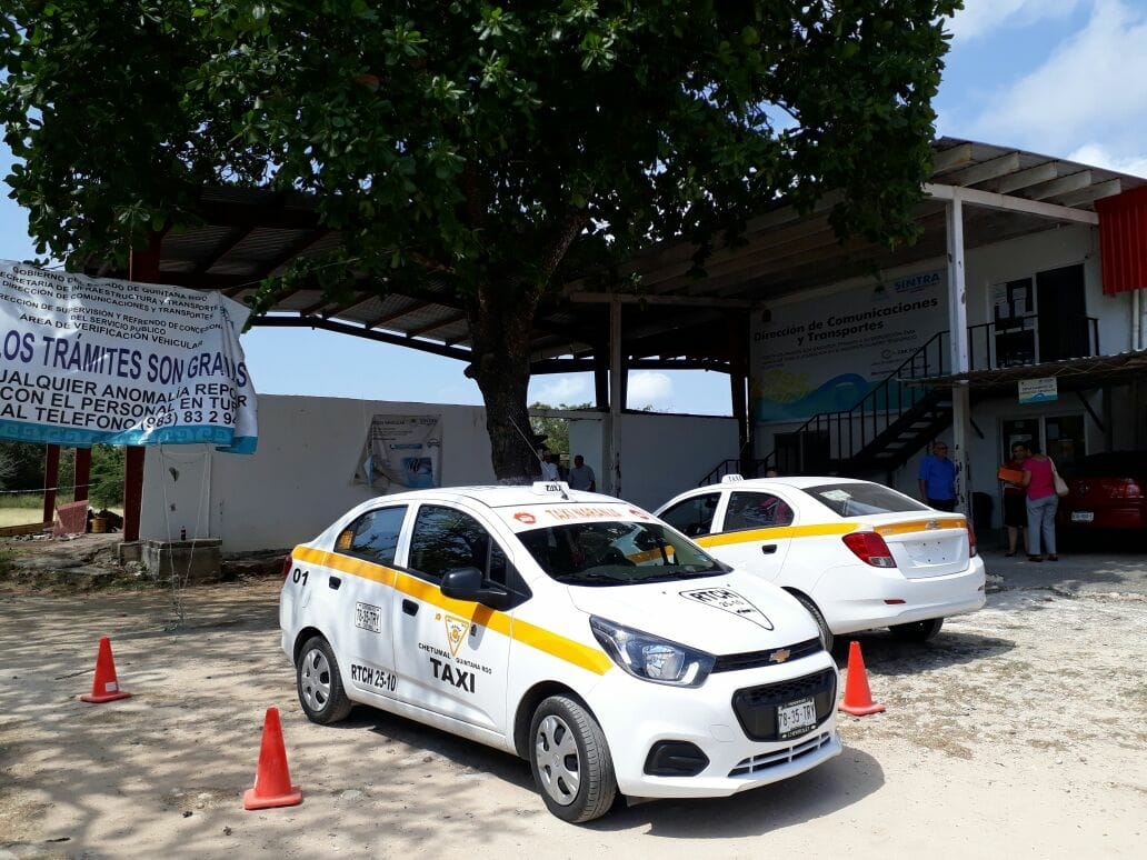 Los taxistas de Chetumal buscan evitar contagios en sus unidades